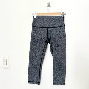 Lululemon Cropped Capri Grey and Black Legging Size 6